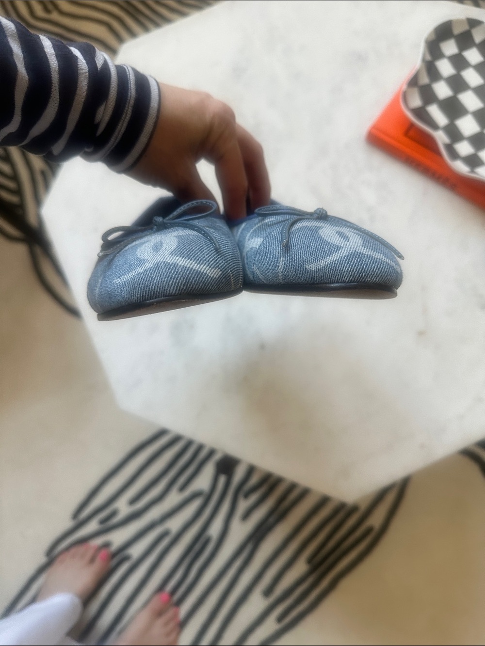 CHANEL Denim CC Logo Light Blue Ballet Flats - Picture 5 of 6